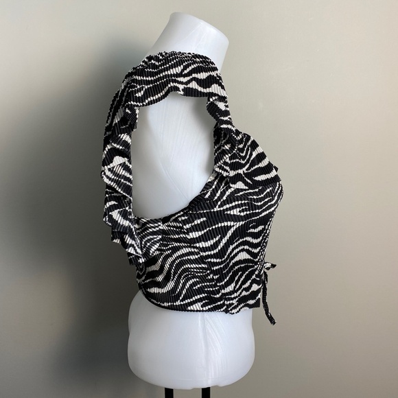 Zara Women's Black & White Pleated‎ Ruffle Sleeveless Crop Top Cinch Waist Tie S - Picture 3 of 8